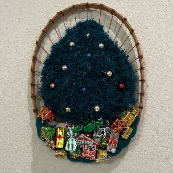 Kitch Christmas Tree Wall or Door Hanging Hand Made Woven - Picture 1 of 7